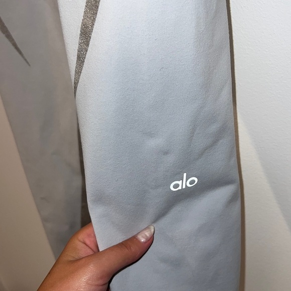 ALO YOGA light gray with silver detail leggings size small - Picture 3 of 6